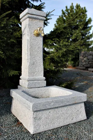 Gartenbrunnen aus Naturstein Granit