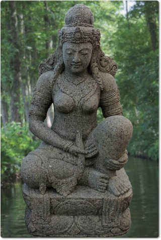 Javanesische Steinfigur Shiva
