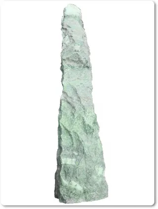 Menhir Stele aus grünem Marmor