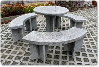 Steinmöbel aus Granit