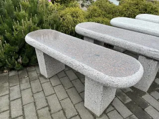 Gartenbank aus Naturstein