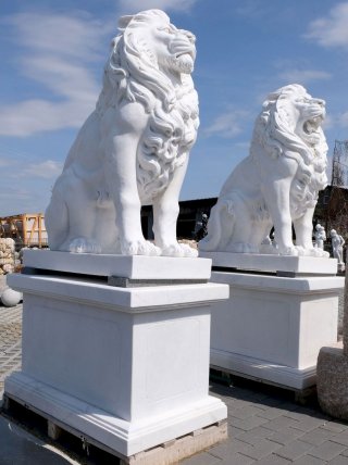 Wächterlöwen Löwenpaar aus Marmor
